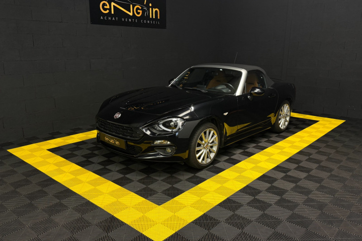 FIAT 124 SPIDER