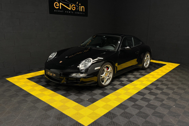 PORSCHE 911 CARRERA 4 COUPE 997