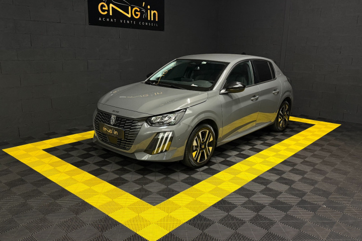 PEUGEOT 208