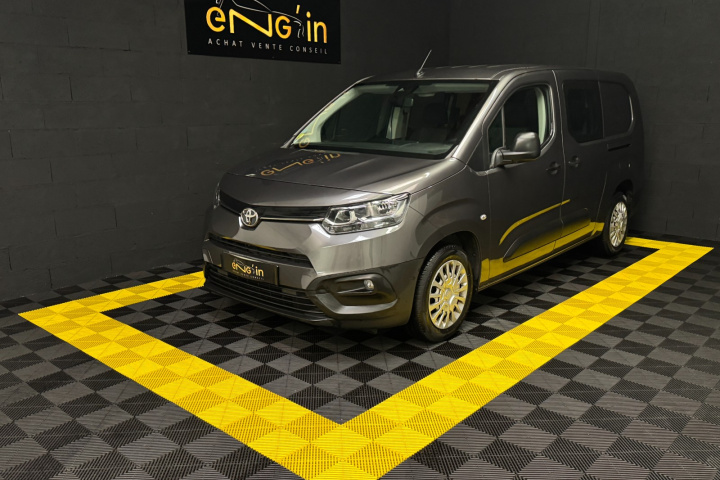TOYOTA PROACE CITY CABINE APPROFONDIE