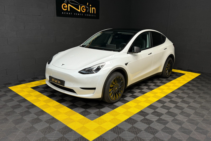TESLA MODEL Y